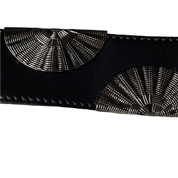 Oscar de la Renta Black Belt with Metal Embellishments, Small 75 / 28” - Picture 7 of 13